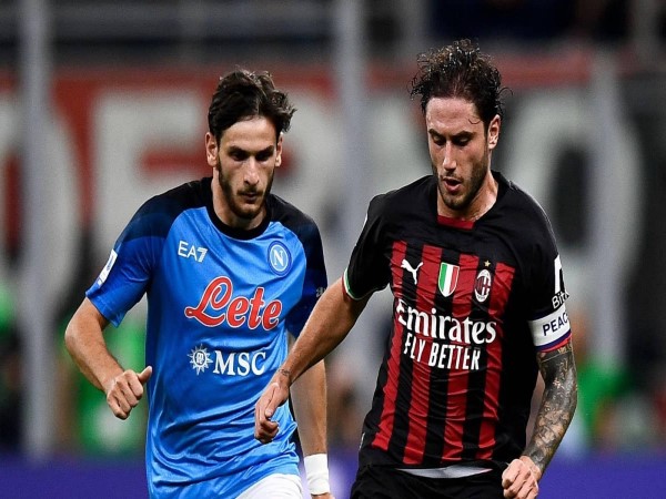 Napoli vs AC Milan: Trận chiến trên sân cỏ